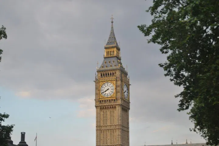 Bridges of London Walk: Hidden History & City Views