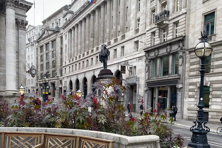 Money & Power City Tour: Uncover London's Secrets