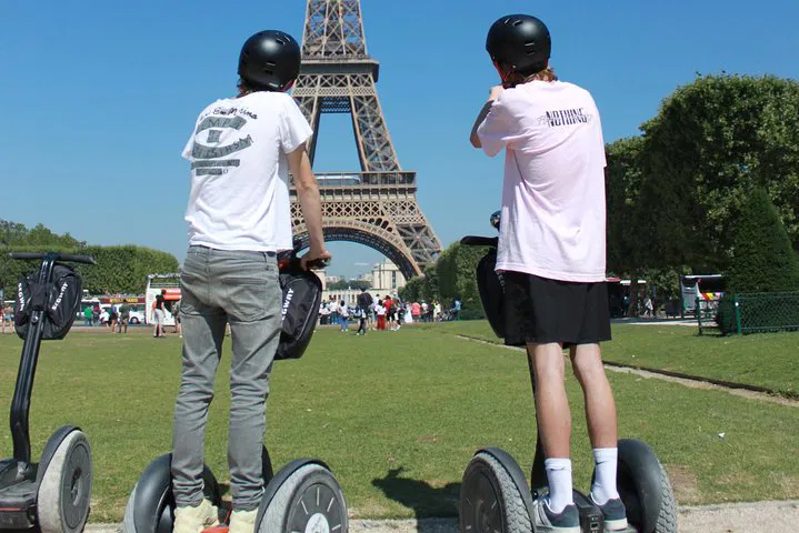 Paris Segway Tour: Glide Past Iconic Monuments