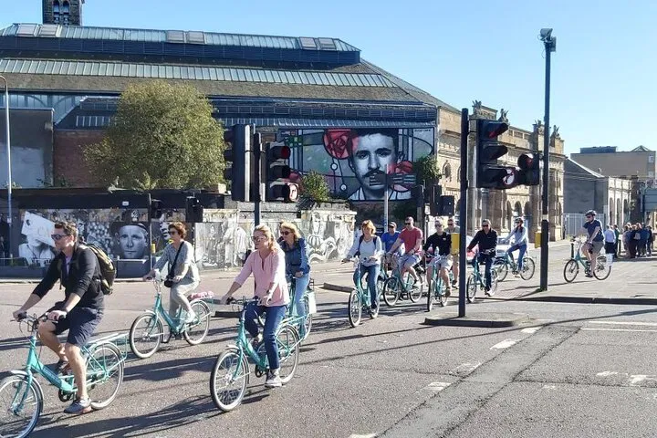 Glasgow Bike Tour: Private Landmarks & Hidden Gems