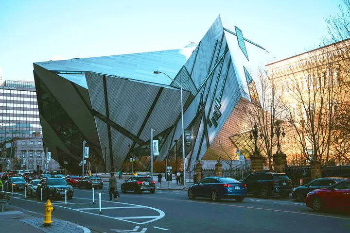Uncover Toronto's Treasures: Royal Ontario Museum Skip-the-Line Private Tour