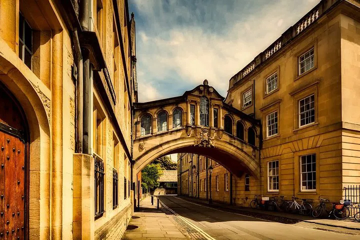 Oxford's Watch Thief: A Self-Guided Quest Through Time!