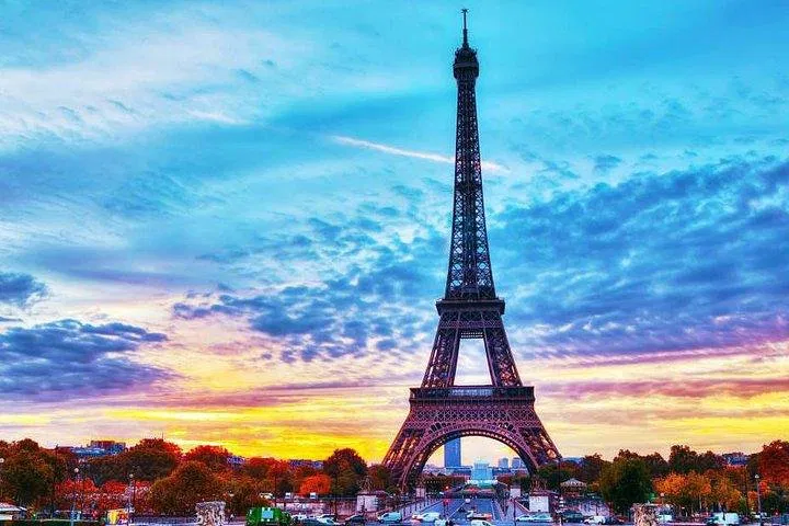 Discover Paris in Style: A Private Motion Tour Experience