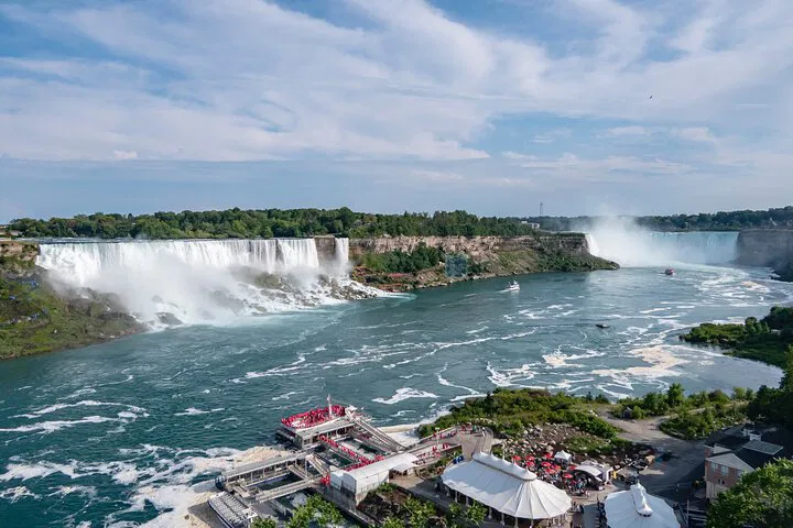 Discover Niagara's Majesty: A Personalized Tour with Micko