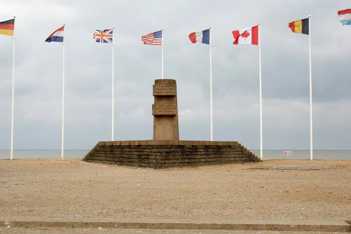 Normandy WWII Private Tour: Relive History on D-Day Beaches