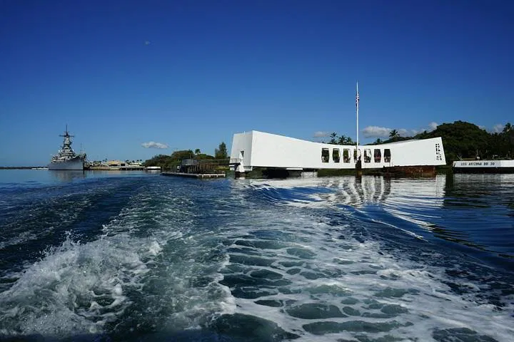 WWII Honolulu Tour: Honor Heroes & Historic Sites w/ Lunch