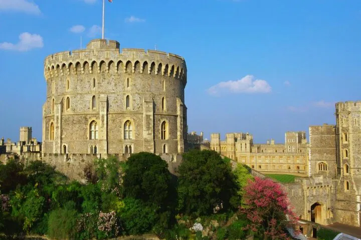 Unveil Ancient Wonders: A Royal & Mystical Chauffeur Tour