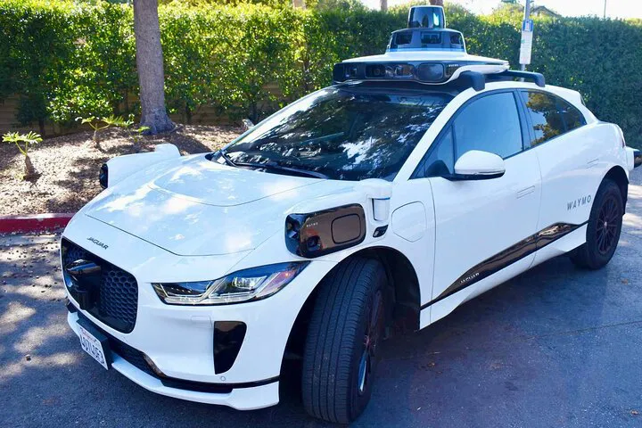 LA Self-Driving Ride: Future Tech Tour of Hollywood!
