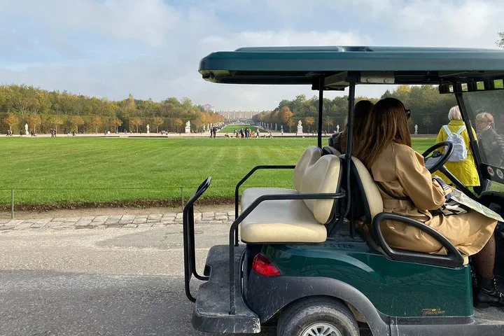 Versailles Palace VIP: Golf Cart Tour Through Royal History