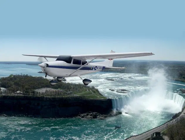 Niagara Falls & Toronto: Soar Above in Style with Air Taxi & Tour!