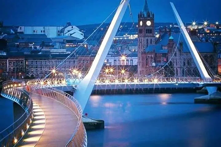 Derry/Londonderry Private Day Tour from Belfast