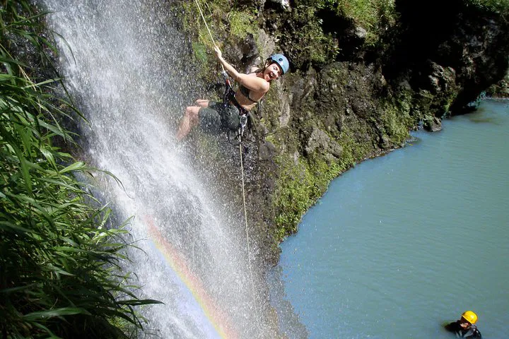 Rappel Maui Waterfalls: Jurassic Adventure!