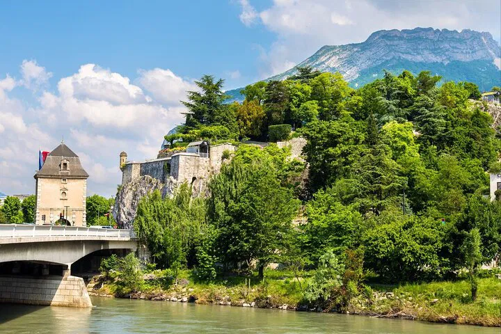 Grenoble: 2-Hour Walking Tour with Local Guide