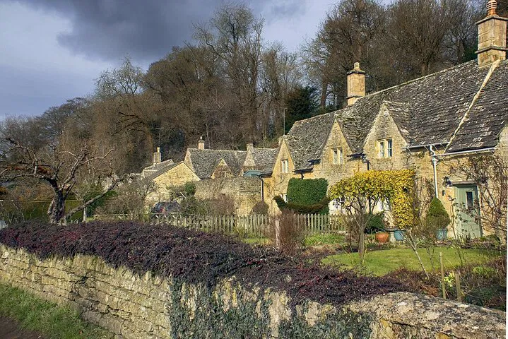 Discover Shakespeare's England: A Luxurious Cotswolds Private Tour