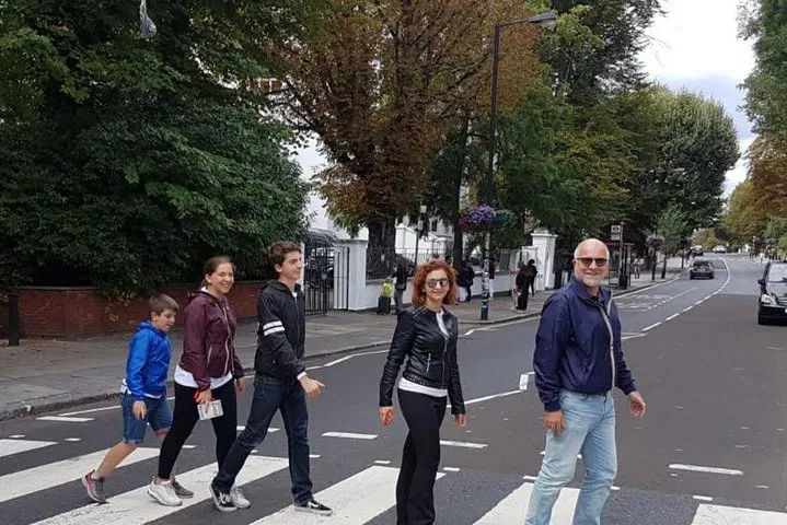 Rock 'n' Roll Ride: London's Iconic Music Taxi Tour