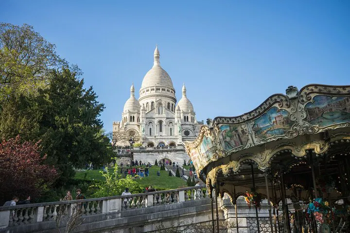 Montmartre's Artistic Legacy: A Private Walking Tour Through Parisian History