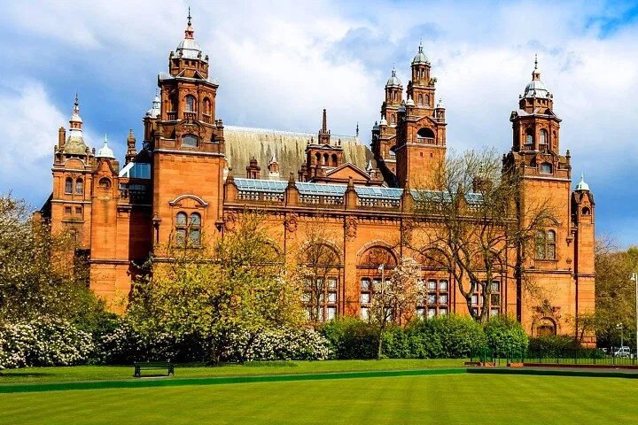 Uncover Glasgow's Soul: A Personalized 4-Hour Tour