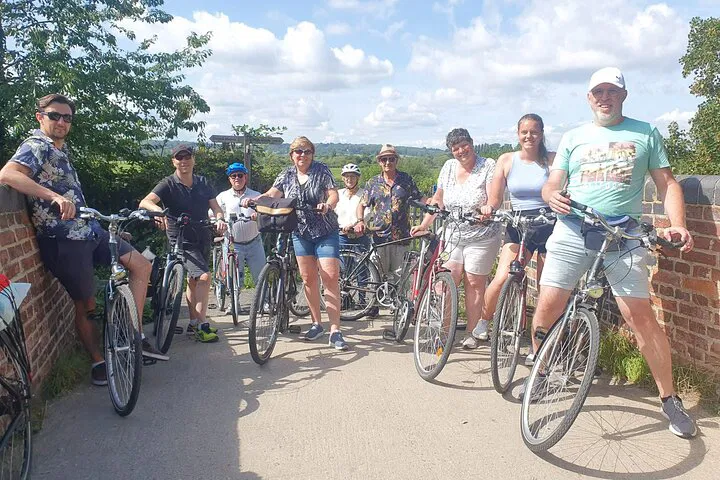 Cycle Through History: Discover Oxford's Charm on Two Wheels
