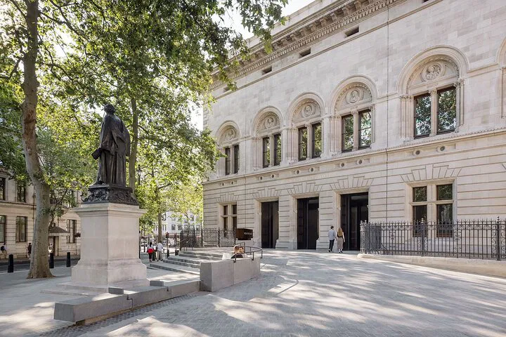 Uncover London's History: A Private Portrait Gallery Journey