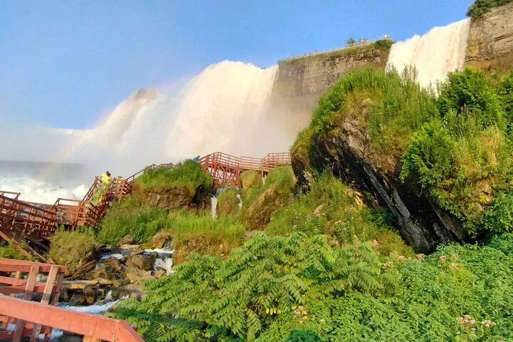 Niagara Falls Wonder: An Intimate Canada/USA Small Group Tour