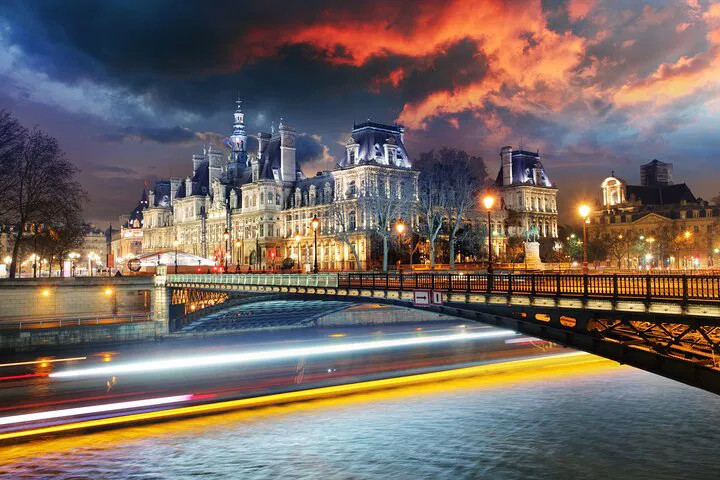 Paris' Dark Side: Hidden Legends Walking Tour