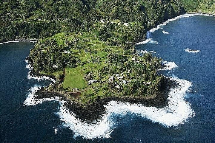 Embark on Maui's Majestic: Deluxe Rainforest & Waterfall Adventure!