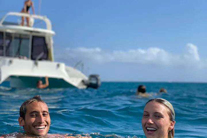 Honolulu Private Catamaran Cruise & Snorkel Tour