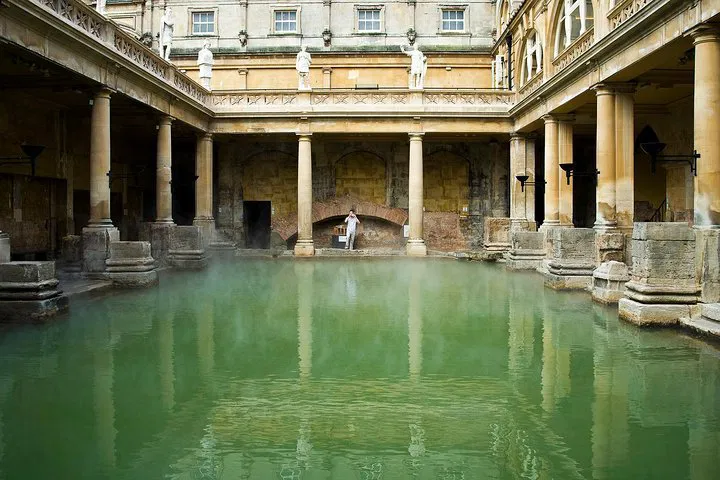 Bath Walking Tour with Roman Baths Visit