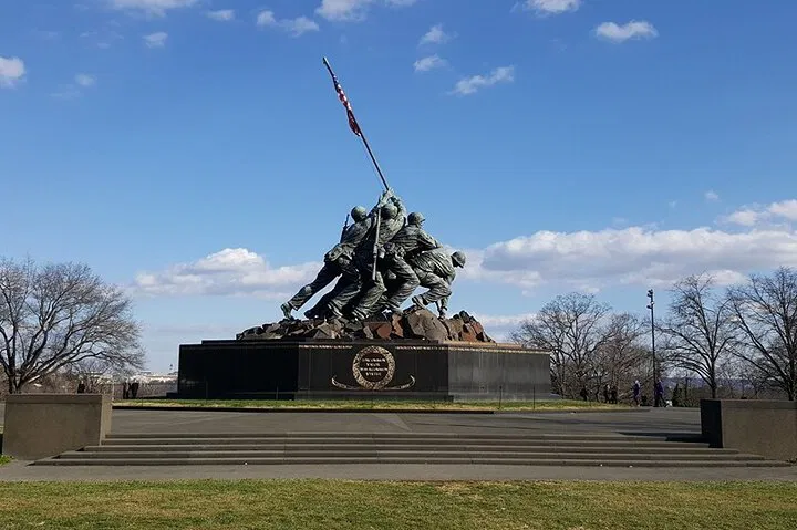 Arlington, VA: Luxurious Private Chauffeur Tour of Historic Landmarks