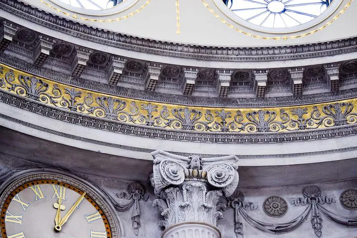 Unveiling Dublin's Architectural Tapestry: A Private Local Expert Tour