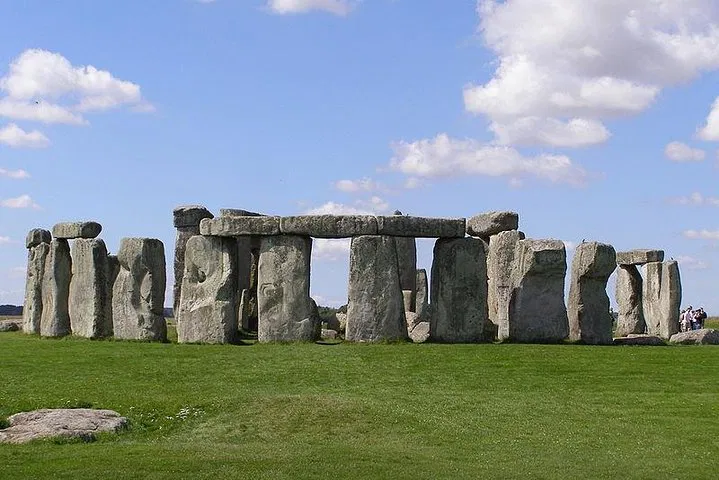 Uncover History: Private Stonehenge & Windsor Castle Day Trip from London