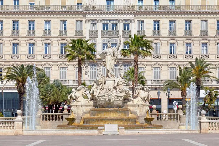 Toulon: 2-Hour Walking Tour with Local Insights