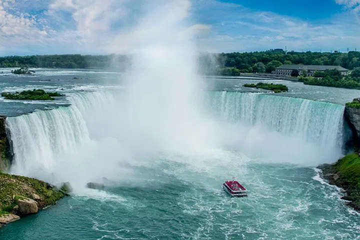 Niagara Falls Day Tour: Toronto's Unforgettable Journey