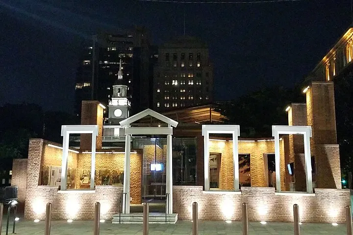 Uncover Hamilton's Philadelphia: A Historical Walking Adventure