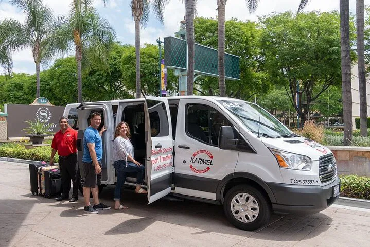 Stress-Free LAX to Anaheim Hotels Private Transfer: Start Your Vacation Right!