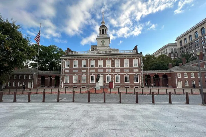 Philly History Hunt: Self-Guided Walking Tour Adventure!