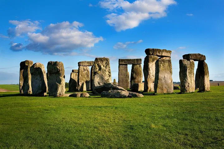 Stonehenge, Bath & Cotswolds Day Trip from London