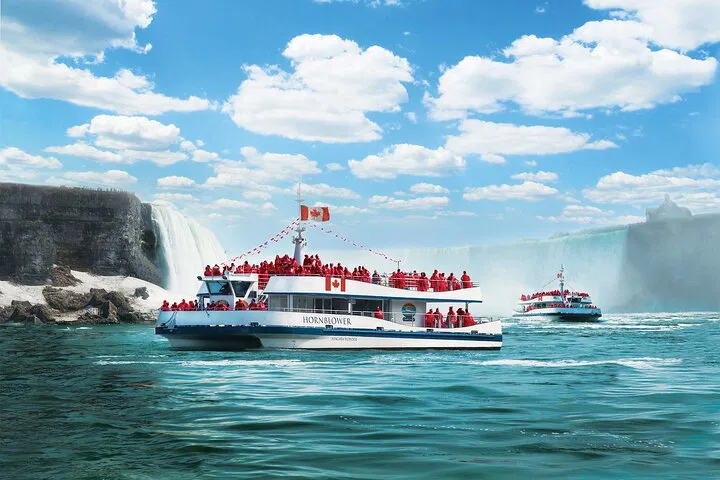 Unforgettable Escapes: 3-Day Niagara, Toronto & Thousand Islands Tour from NYC