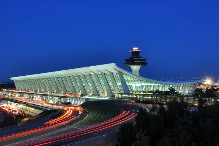 Luxury Private Transfer: DC & IAD - Arrive in Style!