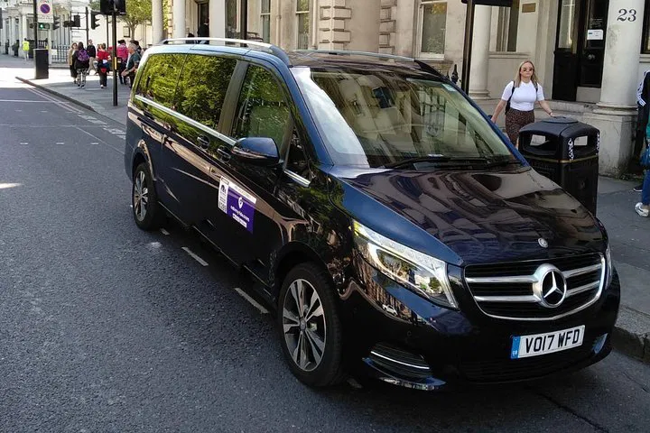 Stress-Free Gatwick Getaway: Private Transfer to Southampton Awaits!