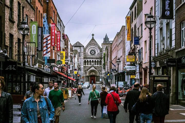 Dublin Couples' Walking Tour: History & Romance