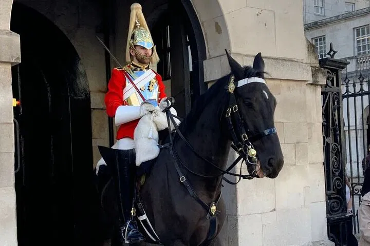 Discover London's Iconic Landmarks: The Ultimate Self-Guided City Tour