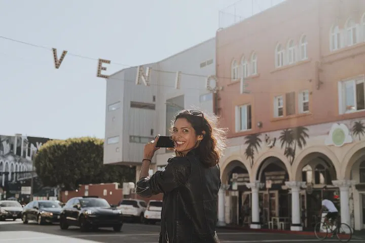 Luxury LA Tour: Unveiling Hollywood & Beverly Hills in Style