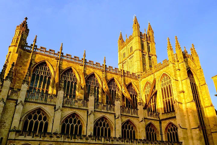 Unveiling Bath's Charm: A Relaxed 4-Hour Blue Badge Walking Tour