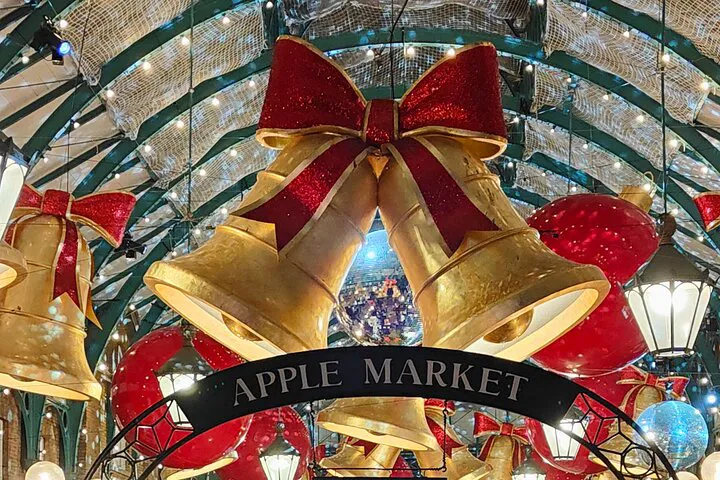Enchanting London Christmas Sparkle: A Fairy-Tale Walking Tour