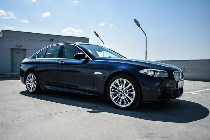 Stress-Free Airport Transfers: Heathrow to London City with Private Chauffeur