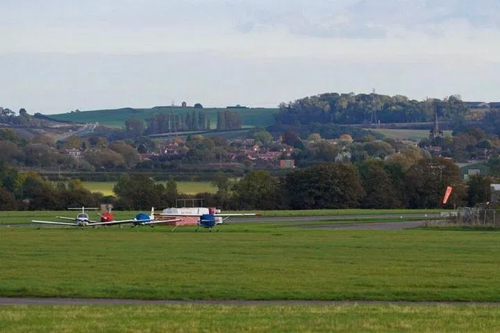 Stress-Free Nottingham Arrival: Private Airport to Hotel Transfer