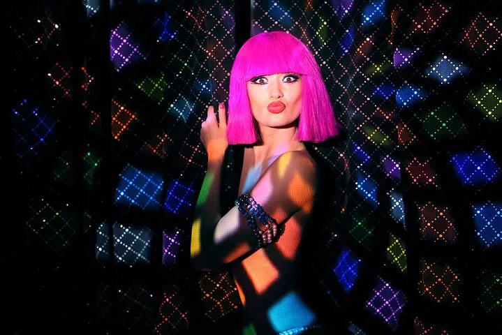 Paris Night Tour: Crazy Horse & City Lights Extravaganza