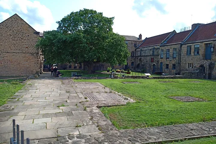 Newcastle Walking Tour: Uncover City's Hidden History