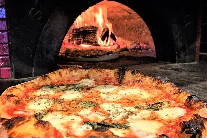 Boston Pizza & History Walking Tour: Little Italy Slices!
